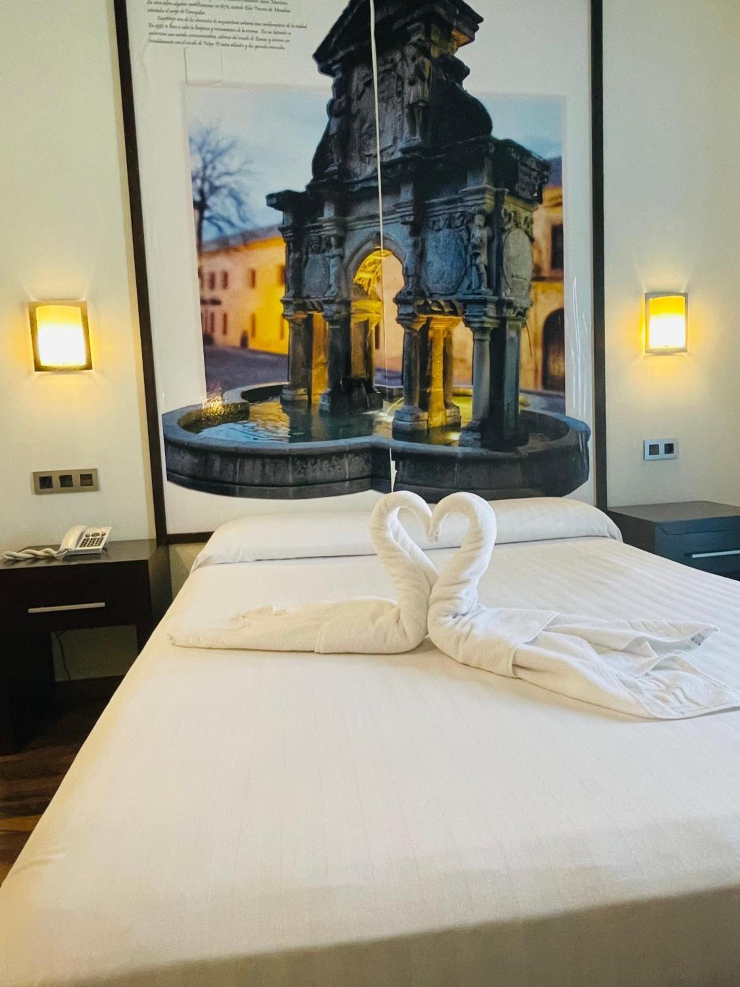Hostal Aznaitin Baeza Eksteriør bilde