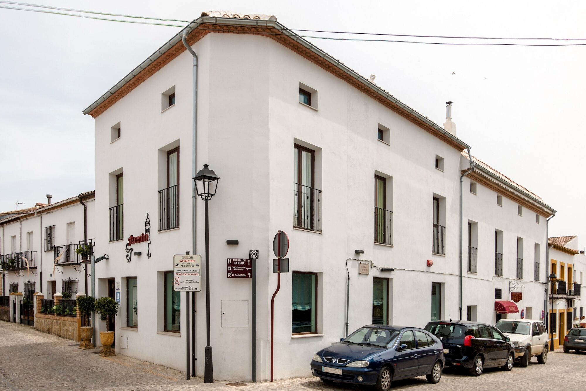 Hostal Aznaitin Baeza Eksteriør bilde